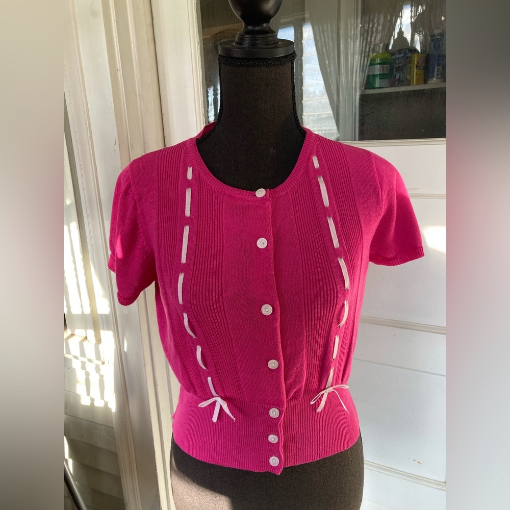 Pink short sleeve pinup sweater w/ pleats and ribbon (Wheels and doll baby ish)